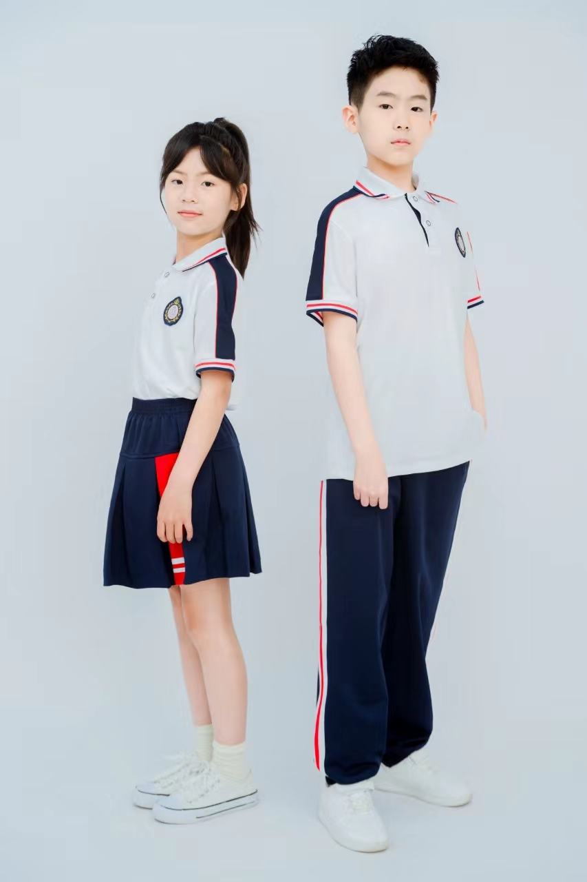 小学生校服